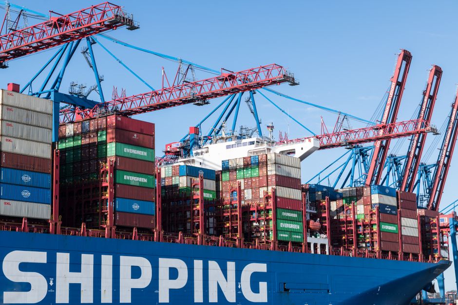 别再手动装环境了，Docker 一条命令全搞定